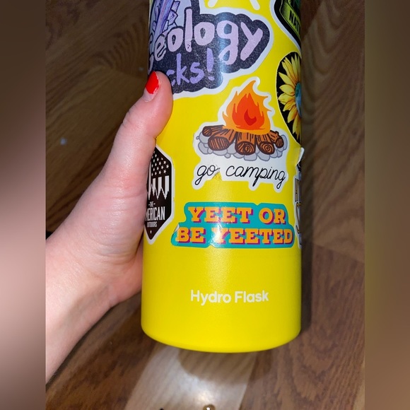 🌸 Hydro Flask Reusable Water Bottle 40oz Includes boot, 2 caps & stickers on it - Picture 15 of 15